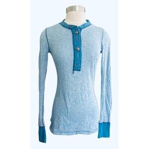 Free People Women Medium Blue Scoop Neck Embellish Buttons Long Sleeve Tee